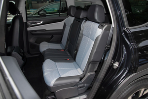 Auto Usado 2024, Volkswagen <span class=keywords><strong>Atlas</strong></span>, SUV Premium Grande con Interior Espacioso, SUV de Lujo a Precio Económico - Product Image 4