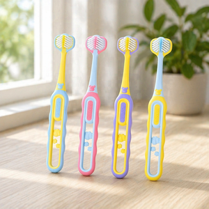 Vente en gros de brosses à dents pour enfants à 3 faces, design triple face, taille standard, poils doux, nettoyage de la bouche à 360 degrés - Product Image 1
