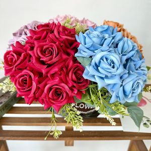 Bouquet de roses artificielles Queyiyi à 7 têtes, bords roulés, décoration de mariage - Product Image 3