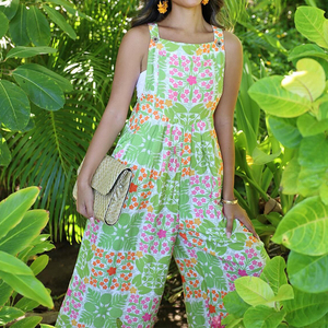 Mono bohemio de pierna ancha con estampado playero, diseño personalizado y elegante, de algodón de alta calidad para mujer. - Product Image 1