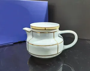 Tetera de Porcelana Blanca con Tapa y Borde Dorado, Tetera Clásica, Servicio de Té para Hotel y Hogar - Product Image 2