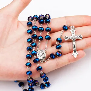 Y206 venta al por mayor Colliers religioso azul cristal con cuentas Rosario hombres collar Cruz católica colgante joyería de moda collares