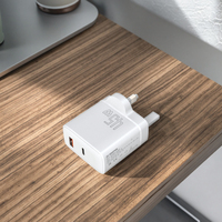 Pengisi Daya Cepat Shenzhen Lvxiangyuan 45W PD 3.0 GaN Dual Port USB-A USB-C Colokan UK Bersertifikasi CE UKCA untuk Laptop dan Kamera