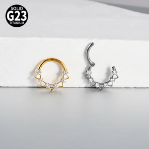Anneau de nez en titane F136 ajouré triangulaire avec zircone cubique, bijou de piercing 16G, anneau de segment d'oreille pour cartilage, plaqué or PVD, vente en gros OEM - Product Image 3