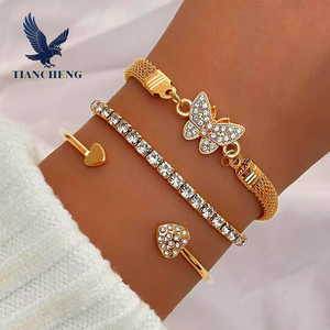 طقم أساور نسائية مكون من 3 قطع مطلية بالذهب مع زركون على شكل رقم 8 قابل للتعديل - Product Image 3