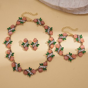 قلادة أوراق هندسية بيضاوية من الراتنج المرصع بالألماس على الطراز الأوروبي والأمريكي، سلسلة ترقوة عصرية، سوار، وحلق أذن بتصميم عتيق - Product Image 1