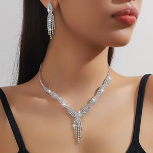 High-end Jewelry Pendant Necklace Earrings <b>Bracelet</b> <b>Set</b> Trendy Link Chain Crystal and Alloy Unisex Daily Wear - Product Image 4