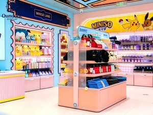 Muebles Personalizados para <span class=keywords><strong>Tiendas</strong></span> de Juguetes Infantiles y Estanterías de Exhibición Coloridas |   Diseño de Tienda de Regalos y Centro Comercial Tipo Pop-Up para Parque Temático Llave en Mano - Product Image 3