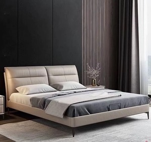 Cama Queen Moderna Tapizada en Cuero Sintético, Base de Metal con Diseño de Somier - Product Image 2