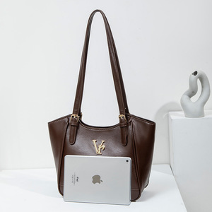 กระเป๋าโท้ทขนาดกลาง Vr กระเป๋าถือผู้หญิง สีขาว สีดำ สีกาแฟ สำหรับใช้ในชีวิตประจำวัน ฤดูใบไม้ผลิ 2026 - Product Image 4