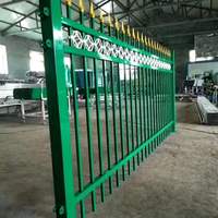 Clôture de sécurité extérieure en acier galvanisé au design moderne pour maison, ferme et agriculture, portails, portes, panneaux de clôture et treillis facilement assemblables
