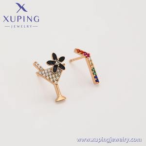 14E23101901 XUPING Pendientes de Joyería Asimétricos con Circonita Arcoíris y Color Oro de 18K para Mujer, Eventos Casuales, Stock al por Mayor - Product Image 4