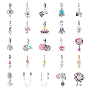 Colgante de Lujo Ligero y Moderno para Niños, con Diseño Floral de Iris y Girasol, en Plata con Circones Plateados - Product Image 6