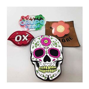 Nouveaux badges en PVC souple sur mesure de Chine, en gros, de haute qualité, magnétiques, en silicone, motifs cœur et chat, pour la décoration d'uniformes - Product Image 1