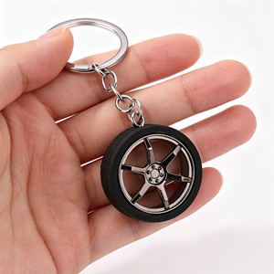 Porte-clés de voiture en alliage tendance, mini-rotateur de pneu, pendentif de chaîne de moyeu de roue 3D, accessoires promotionnels - Product Image 3