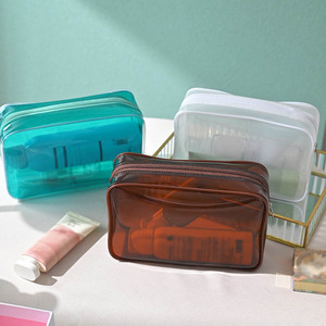 Borsa da viaggio portatile impermeabile <span class=keywords><strong>trasparente</strong></span> per cosmetici e articoli da toeletta con logo personalizzato, cerniera di sicurezza, borsa per il trucco in PVC <span class=keywords><strong>trasparente</strong></span> colorata. - Product Image 2