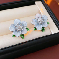 Anting-anting Bunga Gardenia Kristal Berkilauan Fesyen Grosir, Anting-anting Mutiara Alloy, Perhiasan Hadiah