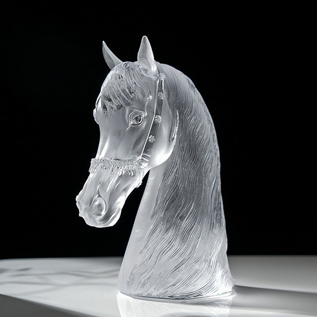 Wholesale Desktop Decorative Ornaments Crystal Horse Head Statue Customized Crystal Decorations.