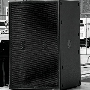 Altavoz Line Array de 3 vías de 4000W/2500W KD-50/SUB8006 Subwoofer de Neodimio de 4 Ohmios Profesional para Conciertos y Actuaciones en Vivo - Product Image 3