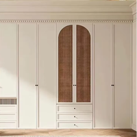 Ensemble moderne de lit, armoire et coiffeuse avec porte coulissante et éclairage LED