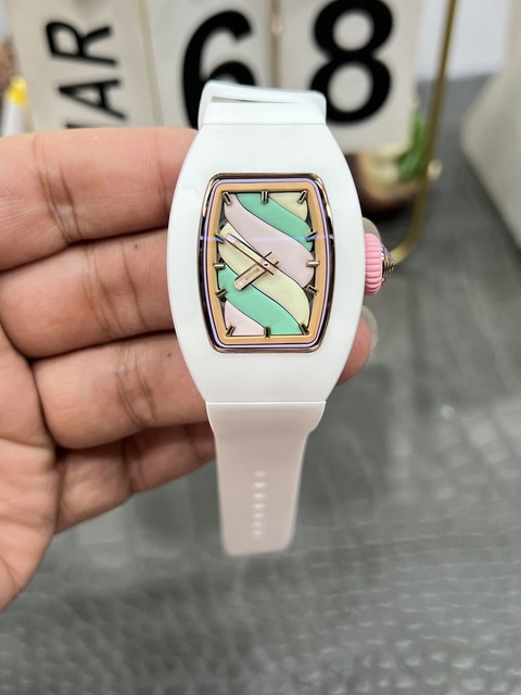 Top Luxury 0701 Women's Watch, Ultra-thin Case, Carbon Fiber Case, Women's Fashion Watch, Waterproof Business Watch