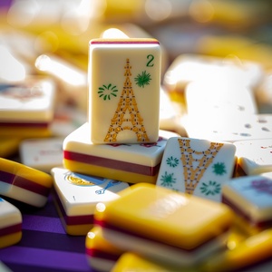 En Stock, Pedido Mínimo 1 Juego, Juego de Mahjong de Viaje Moderno de 3 Capas, Nuevo y Personalizado, Amarillo, 160 Fichas de Mahjong Americanas de Acrílico Grabado de Lujo - Product Image 1
