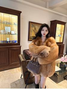 <span class=keywords><strong>Manteau</strong></span> en fourrure de renard <span class=keywords><strong>rouge</strong></span> Saga pour <span class=keywords><strong>femme</strong></span>, <span class=keywords><strong>mi</strong></span>-<span class=keywords><strong>long</strong></span>, fourrure entière, vêtements de luxe de créateur, <span class=keywords><strong>manteau</strong></span> en fourrure de renard - Product Image 2