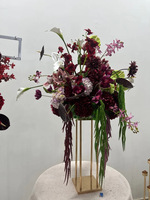 QSLH Centre de table de mariage personnalisé rouge bordeaux, boule de fleurs artificielles vertes Anthurium et roses pour mariage.