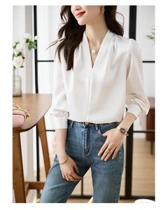 Blusa de Mujer con Cuello en V para Primavera, Otoño y Verano, Color Sólido, Diseño con Botones en la Parte Delantera, Estilo Maduro y Sencillo - Product Image 1