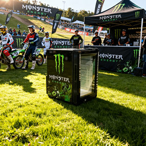 Mini Refrigerador Personalizado con Puerta de Vidrio Láser, Compresor de Bajo Consumo, Refrigerador de Bebidas para Bebidas Energéticas, Estantes Ajustables - Product Image 1