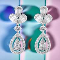 Nouvelles Boucles d'Oreilles Pendante Chandelier de Luxe en Argent Sterling 925 Plaqué Rhodium avec Diamants Moissanite pour Femme, Design Exclusif