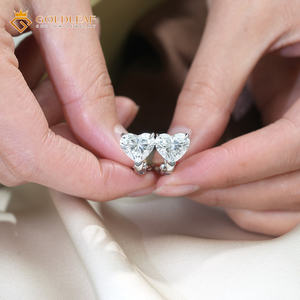Pendientes de Diamantes con Corte Corazón de 6 Quilates, Chapados en Oro de 14K, IGI DEF VVS, de Goldleafgem Jewelry, Regalo para Mujeres - Product Image 4