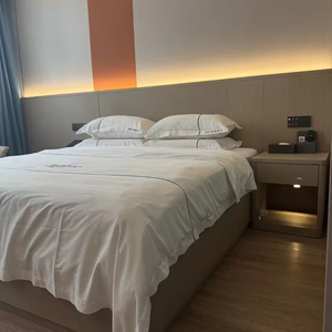 Ensemble de chambre d'hôtel moderne en mélamine pour hôtels de charme et appartements - Durable et écologique - Product Image 1