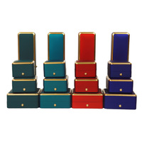Boîte d'emballage de bijoux en plastique rectangulaire de luxe haut de gamme en gros, avec logo personnalisé et lumière LED pour colliers, bracelets et bagues