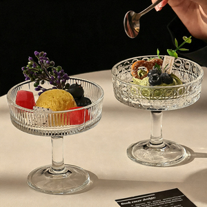 Verres à cocktail côtelés faits à la main 200 ml, style Art Déco avec bord doré, ensemble de verres à martini avec cuillère doseuse en acier inoxydable et outils de bar - Product Image 5