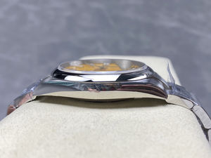 Correa Luminosa Azul Hielo Suiza de Alta Calidad que se Ajusta Perfectamente a los Esferos del Reloj. Reloj Mecánico para Hombre - Product Image 3