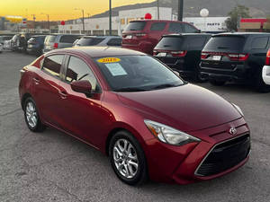 Toyota Yaris IA 2013, Sedán 4 Puertas, Volante a la Izquierda, Cuero, Venta al por Mayor, Coche Usado Sin Accidentes, Excelente Rendimiento de Combustible, Ruedas On-Star, Tracción Trasera, Oferta Económica - Product Image 4