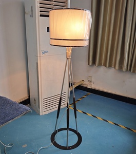 Sân bởi marriott khu vực công cộng sảnh tầng đứng đèn sản xuất phong cách Tripod đèn hoàn hảo cho ngành công nghiệp khách sạn - Product Image 2