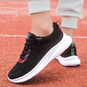 Sneakers in Rete con Tomaia Traspirante ad Alta Elasticità e Ampia Area Strutturata per un Look Rinfrescante - Product Image 1