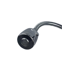 Robinet de cuisine de l'hôtel à double poignée en laiton à un trou au design moderne, purificateur d'eau à double bec monté sur le pont, double évier
