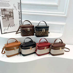 Nouveaux sacs seau pour femme, sacs à bandoulière en cuir PU léopard, sacs à main en cuir PU pour femme avec fermeture éclair - Product Image 1