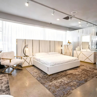 Ensemble de meubles de chambre à coucher de style européen post-moderne, lit double en cuir de luxe avec tête de lit large, lit king size en cuir blanc