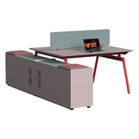 Nouvelle arrivée Peinture au design moderne Bureau d'ordinateur Mobilier de bureau Cabine en bois Postes de travail pour quatre personnes