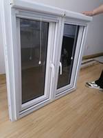 Fenêtre à battant en PVC moderne de norme européenne, à économie d'énergie, avec isolation thermique, insonorisation, moustiquaire en fibre de verre et verre Low-E pour l'extérieur