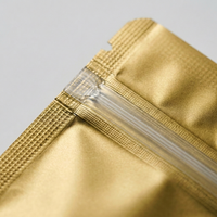 Sac en plastique PE mat imperméable de 0,1 mm avec fermeture éclair, dessus refermable et 3 soudures latérales pour l'emballage du tabac et des herbes sèches
