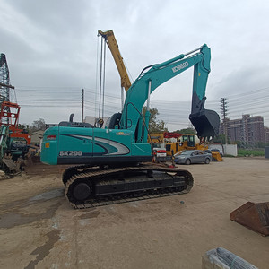 Excavatrice Kobelco SK200 d'occasion, modèle 2016, 20 tonnes, boîte de vitesses et pompe hydraulique d'origine japonaise, capacité de la benne de 1,0 m³, en stock - Product Image 4