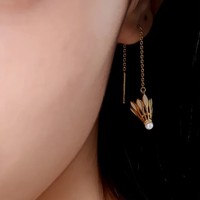 Boucles d'oreilles Threader inspirées du badminton, résistantes au ternissement et durables, plaquées or 18 carats, accessoire sportif de luxe abordable, cadeau