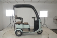 Vente directe d'usine Tricycle électrique à bas prix Nouvelle énergie Nouveau tricycle compact cyclomoteur à 3 roues avec auvent de toit Vente chaude