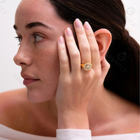 Gemnel Großhandelspreis Benutzerdefiniertes Logo Hochzeits-Vermeil Kubisches Zirkonia Voll-Diamant Stapelbare Ringe Diamantförmiger Ring