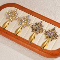 Anting-anting Juntai bentuk tetesan air mewah antik, anting-anting kancing kristal berlian bunga elegan modis